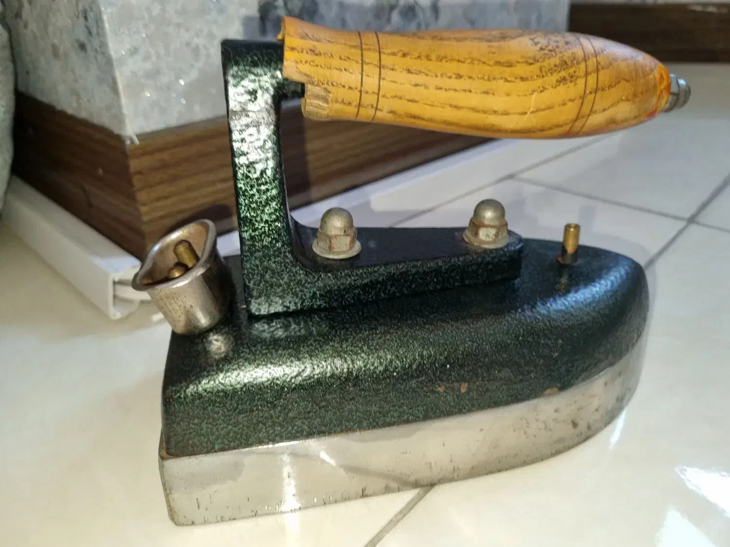 اتو سنگین نوستالژی کلکسیونی|کلکسیون اشیاء عتیقه|اسلامشهر, شهرک واوان|دیوار