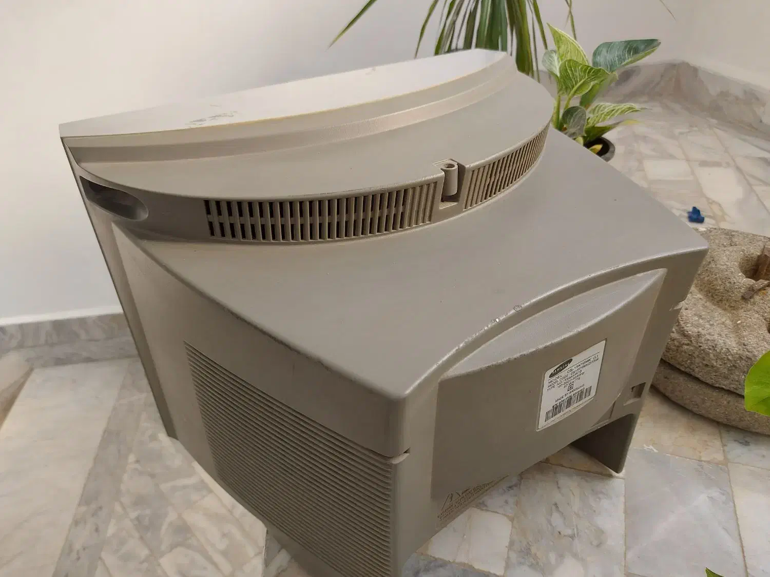 تلویزیون سامسونگ ۱۴ اینچ صفحه تخت|تلویزیون و پروژکتور|آستانه اشرفیه, |دیوار