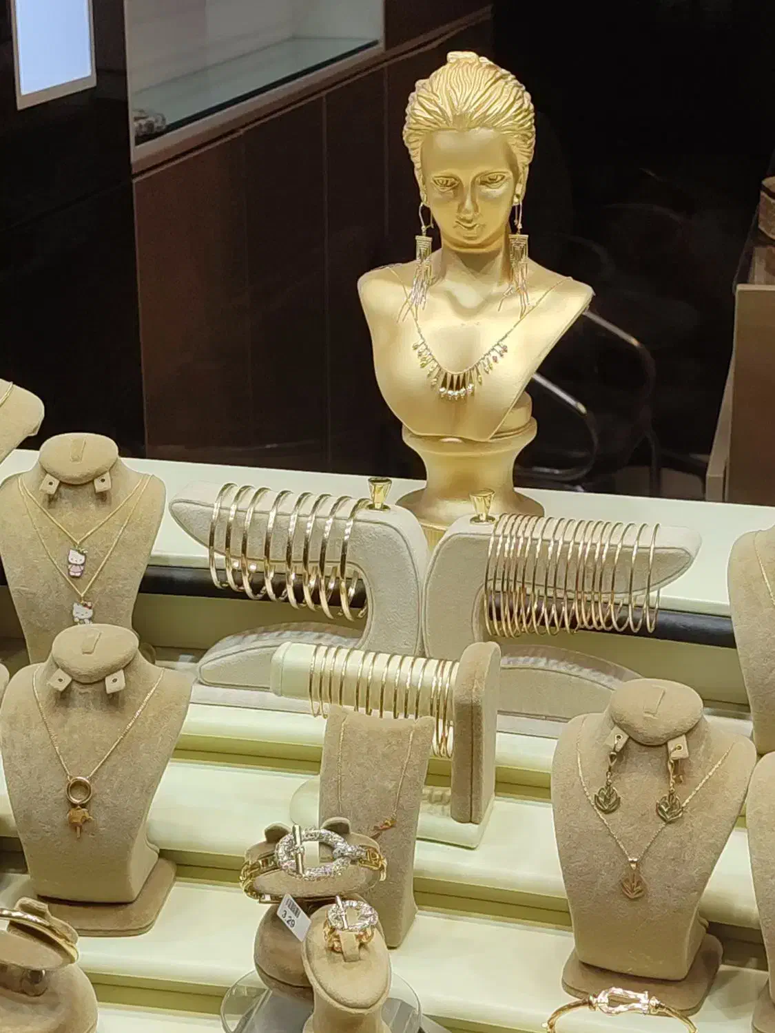 فروش طلا‌ و النگو کم اجرت و بی اجرت|جواهرات|قزوین, |دیوار