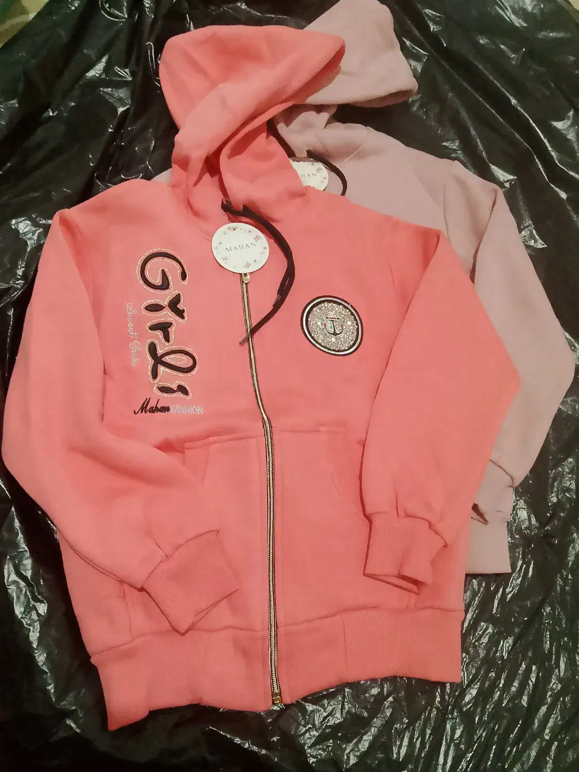 لباس بچگانه|کفش و لباس بچه|بروجرد, |دیوار