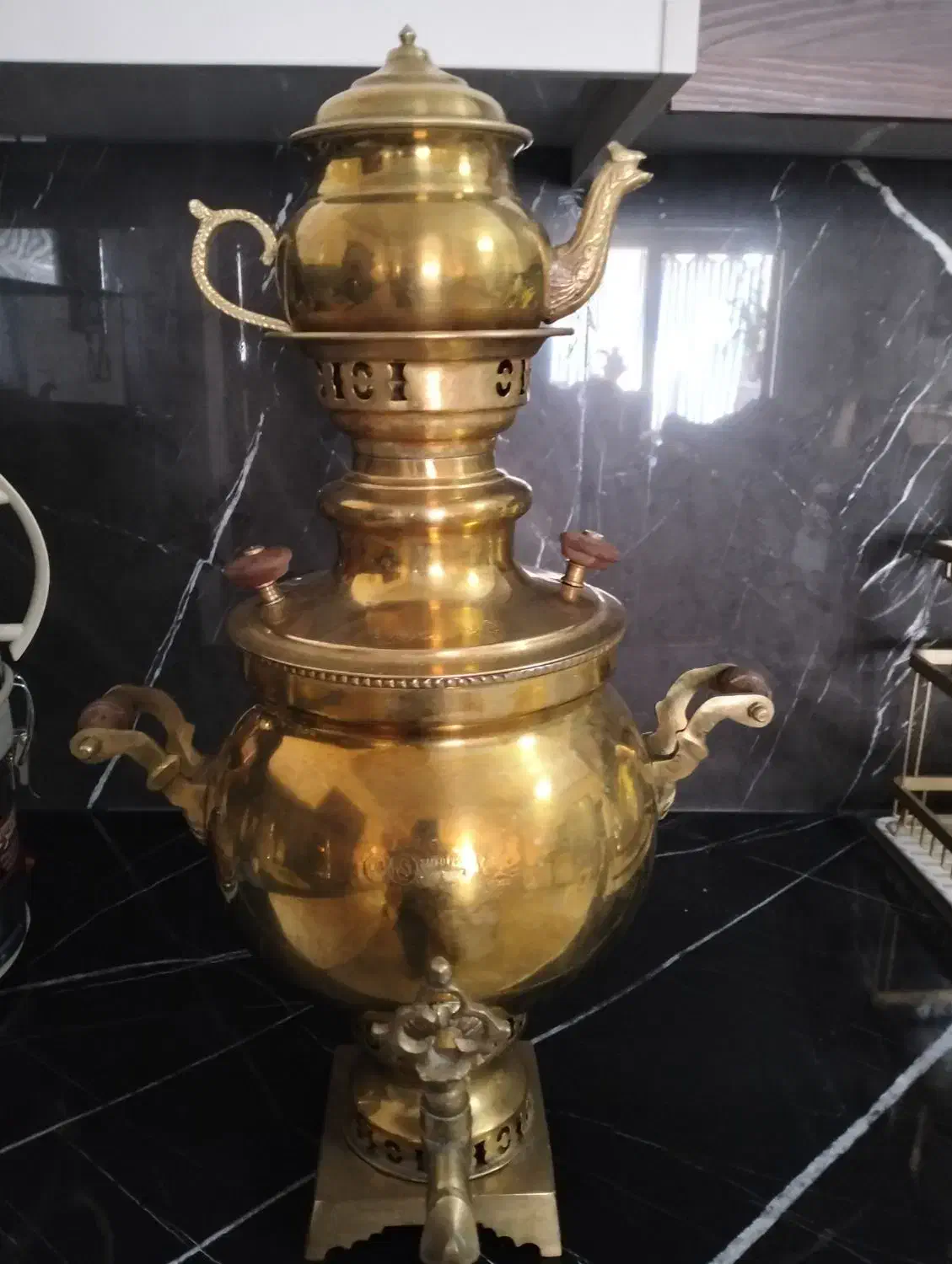 سماورذغالی جنس برنج|کلکسیون اشیاء عتیقه|لواسان, |دیوار