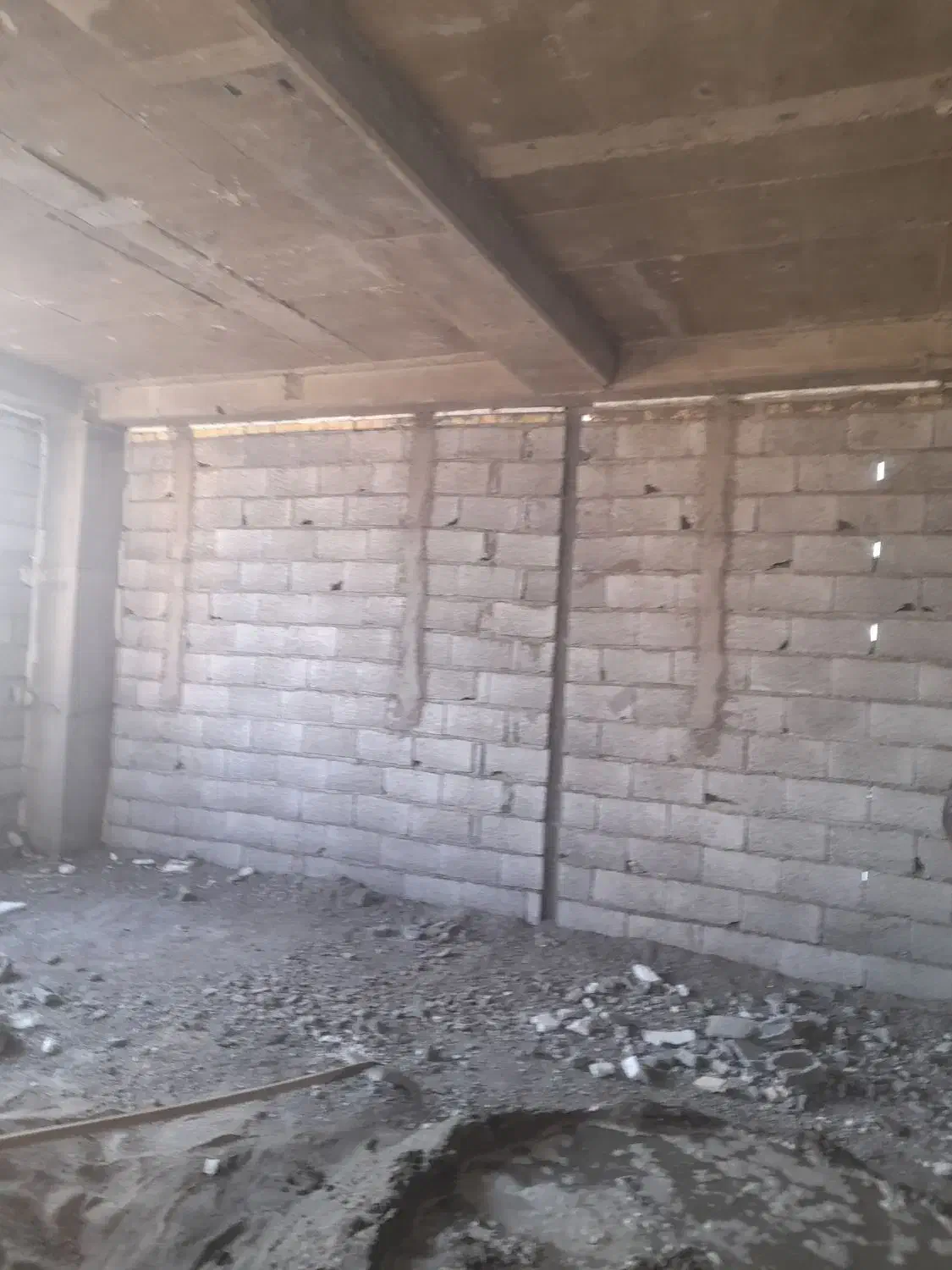 به دو نفر پلاسر کار (سیاه) نیازمندم با حقوق خوب|استخدام معماری، عمران و ساختمانی|بهبهان, |دیوار