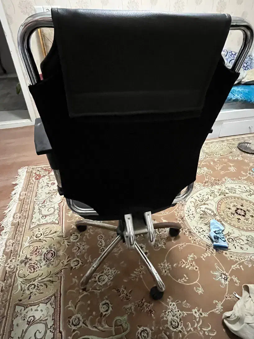 صندلی شرکتی|صندلی و نیمکت|آستانه اشرفیه, |دیوار