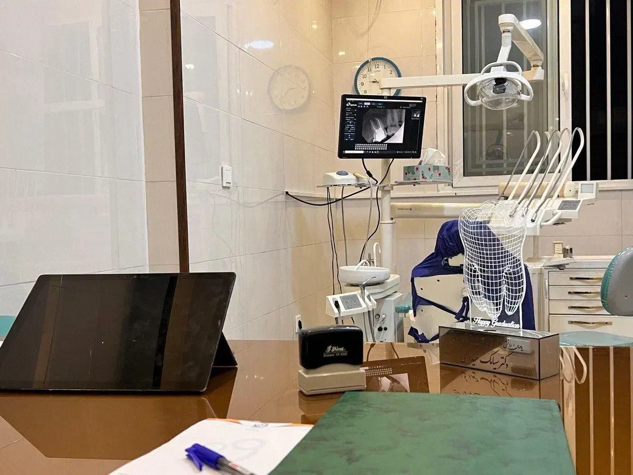 کاشت ایمپلنت و خدمات درمانی و زیبایی دندانپزشکی|خدمات آرایشگری و زیبایی|اصفهان, مهرآباد|دیوار