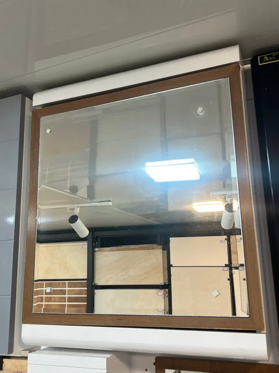 آینه باکس مخفی PVC طرح چوب|لوازم سرویس بهداشتی|رشت, رودباری|دیوار