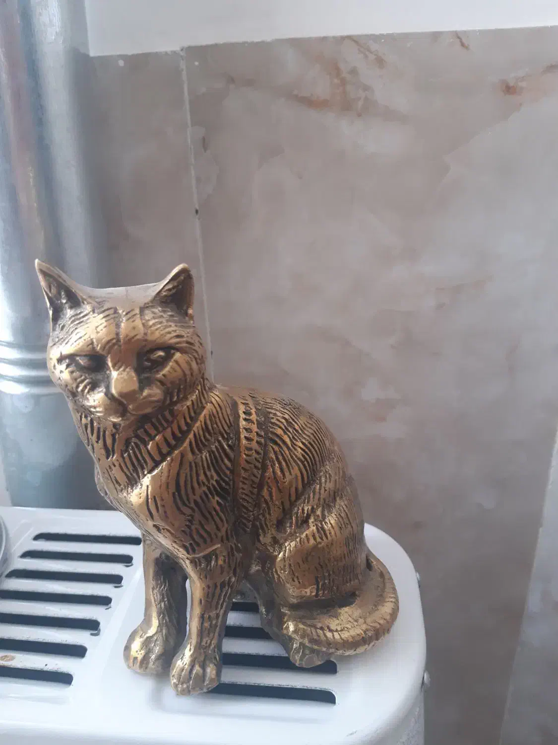 گربه برنجی وپارچ|مجسمه، تندیس، ماکت|اراک, |دیوار