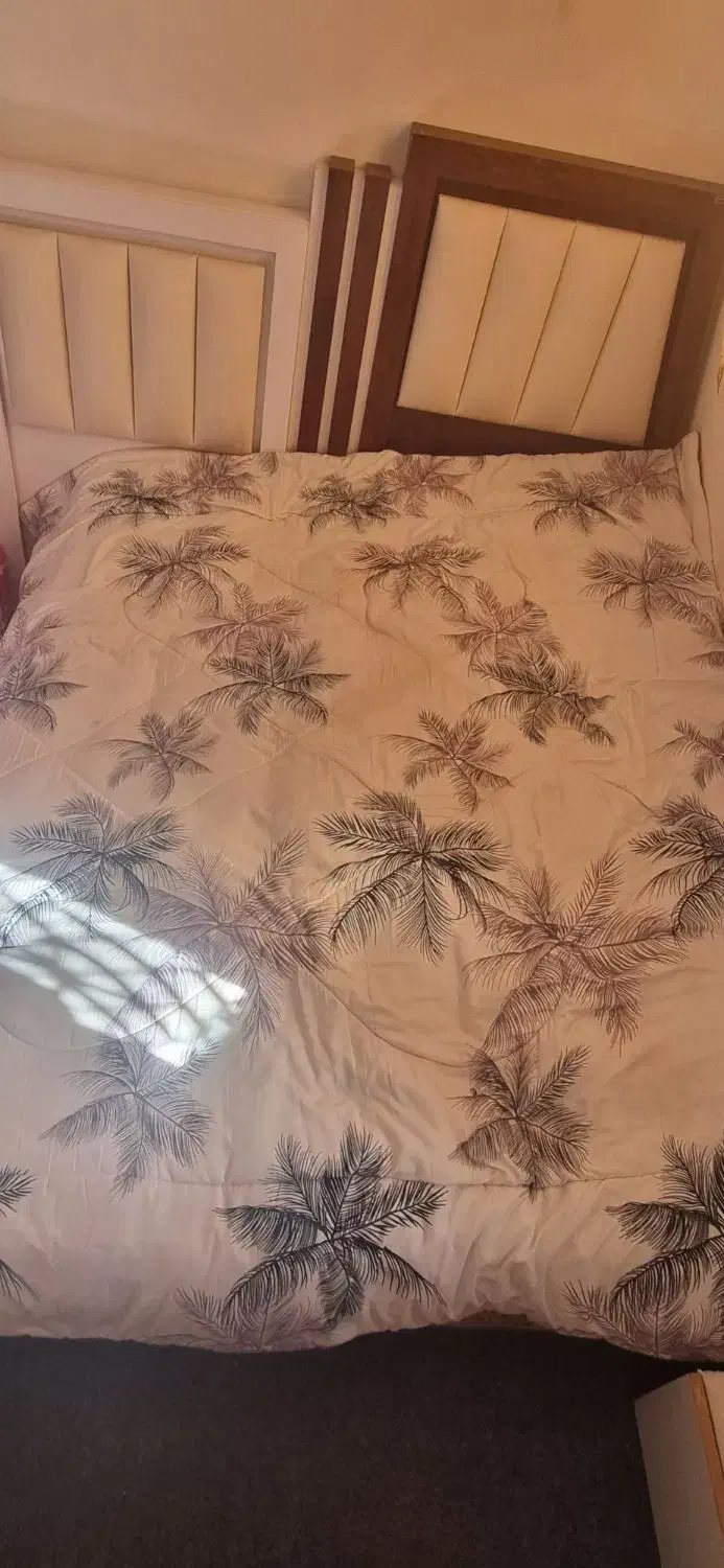 کمد .تخت یک نفره. گلیم فرش .تخت دو نفره|تخت و سرویس خواب|ایلام, |دیوار