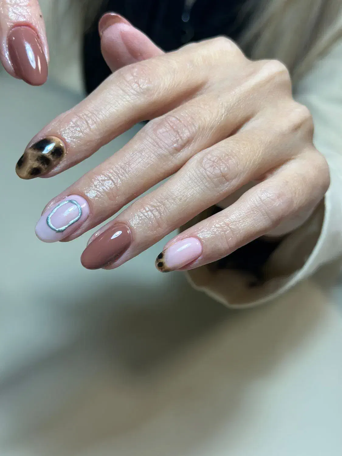 ناخنکار فول مشتری اجاره میز/ اتاق|استخدام درمانی، زیبایی، بهداشتی|تهران, الهیه|دیوار