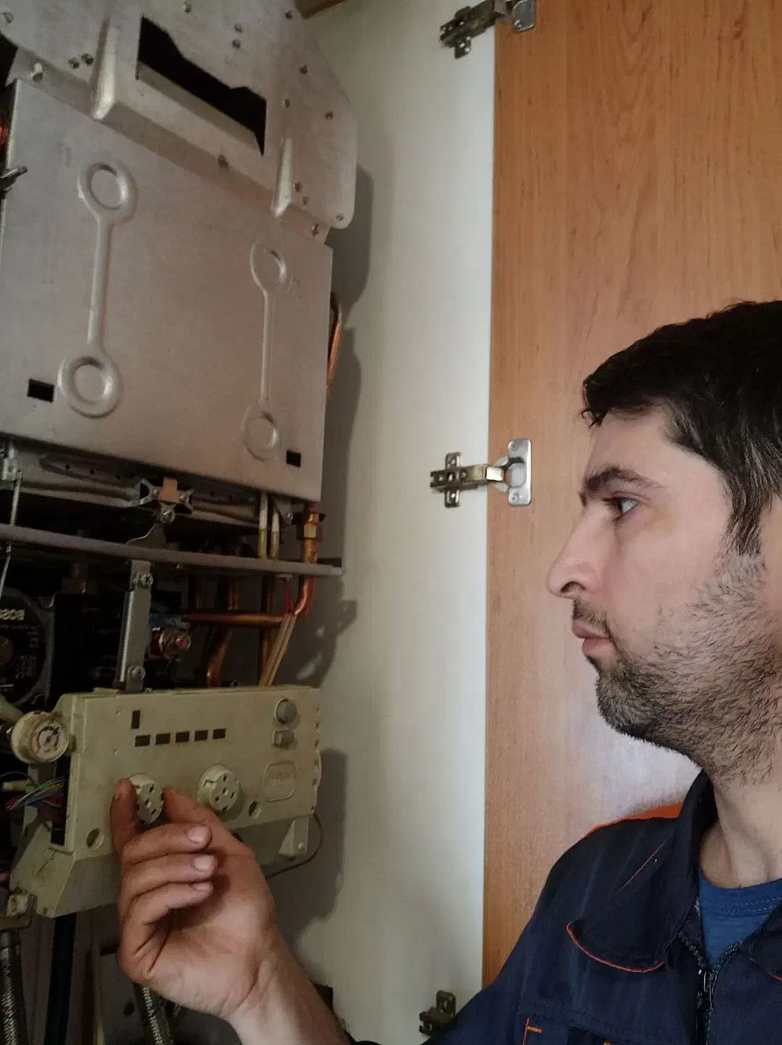 تعمیر سرویس نصب پکیج شوفاژ دیواری صفر تا صد|خدمات پیشه و مهارت|شیراز, شهرک امیر کبیر|دیوار