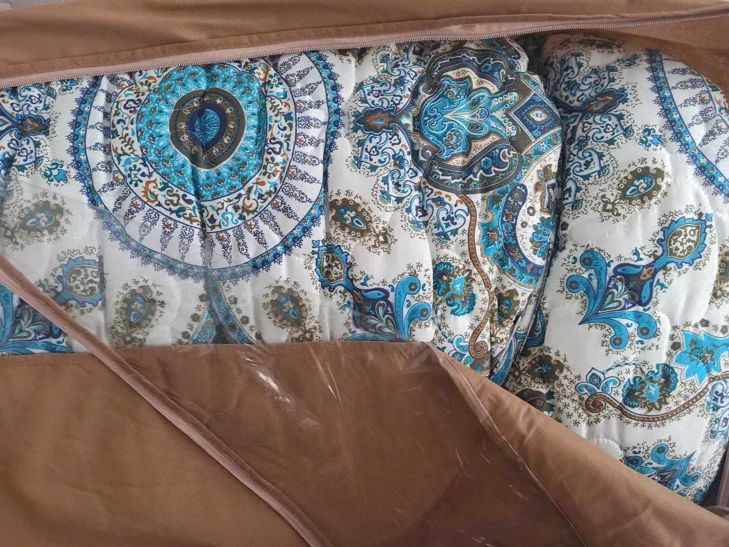 لحاف کرسی|رختخواب، بالش، پتو|نوشهر, |دیوار