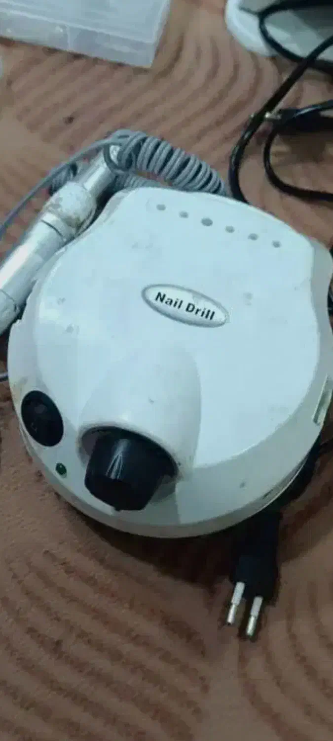 دستگاه های کاشت ناخن|آرایشگاه و سالن‌های زیبایی|یاسوج, |دیوار