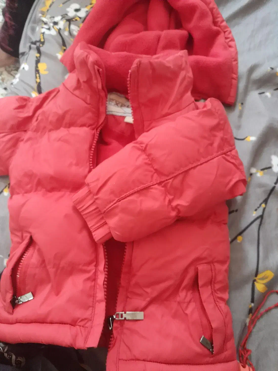 تعدادی لباس کودکانه در حد نو حدود ۲ تا ۳ ساله|کفش و لباس بچه|شیراز, شهرک سراج‎|دیوار