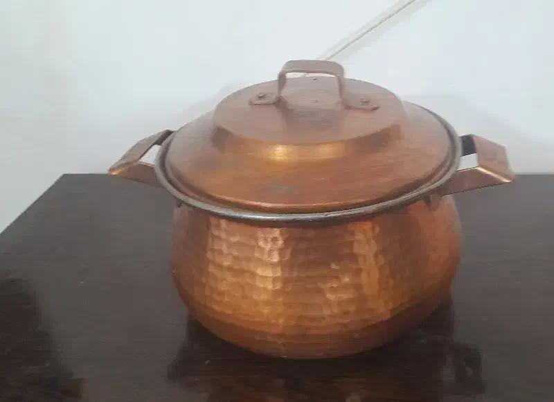 مقداری وسایل عتیقه|کلکسیون اشیاء عتیقه|بروجرد, |دیوار