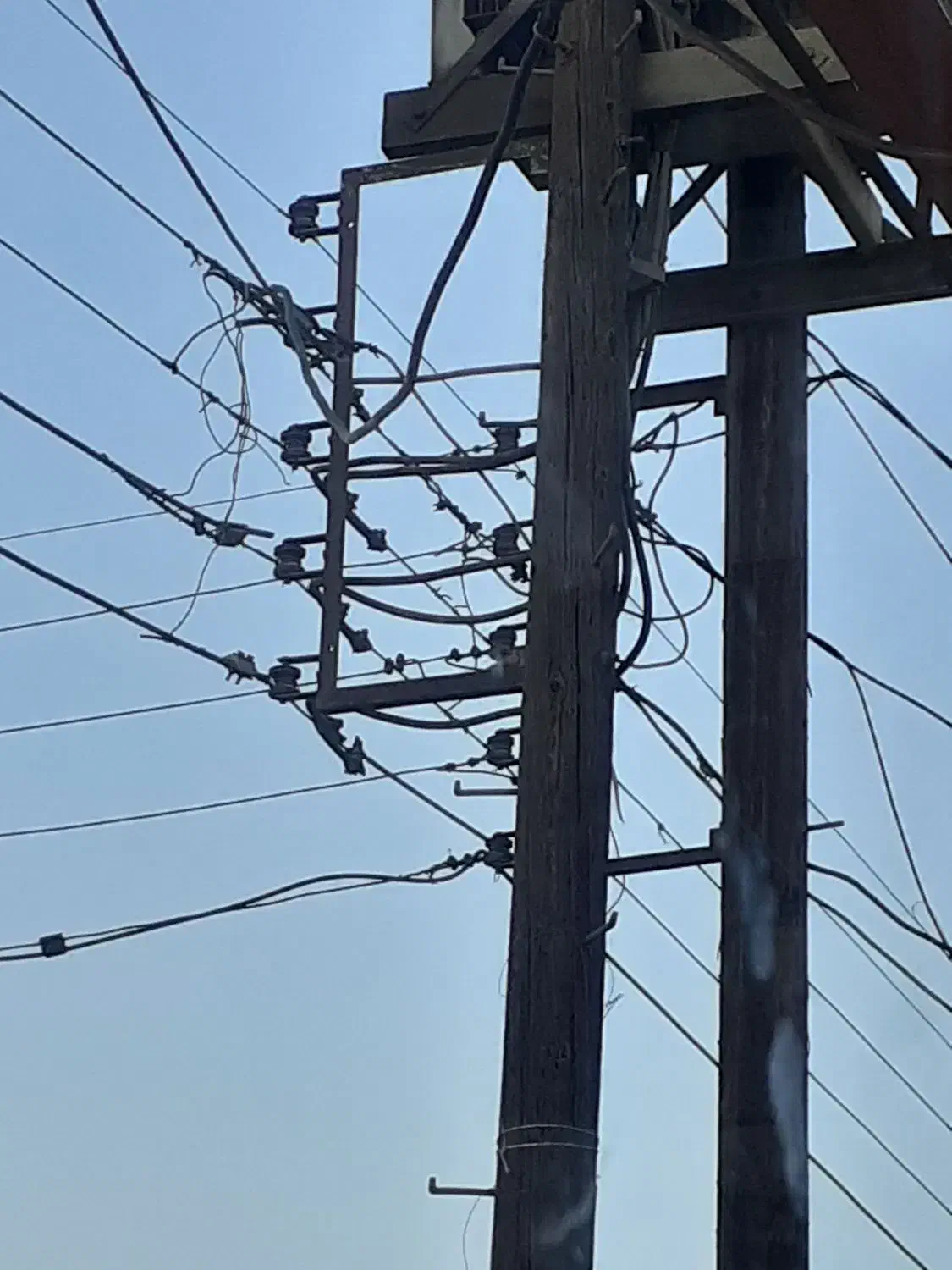 برقکار مامور برقم|خدمات پیشه و مهارت|اهواز, سیاحی(سه راه خرمشهر)|دیوار