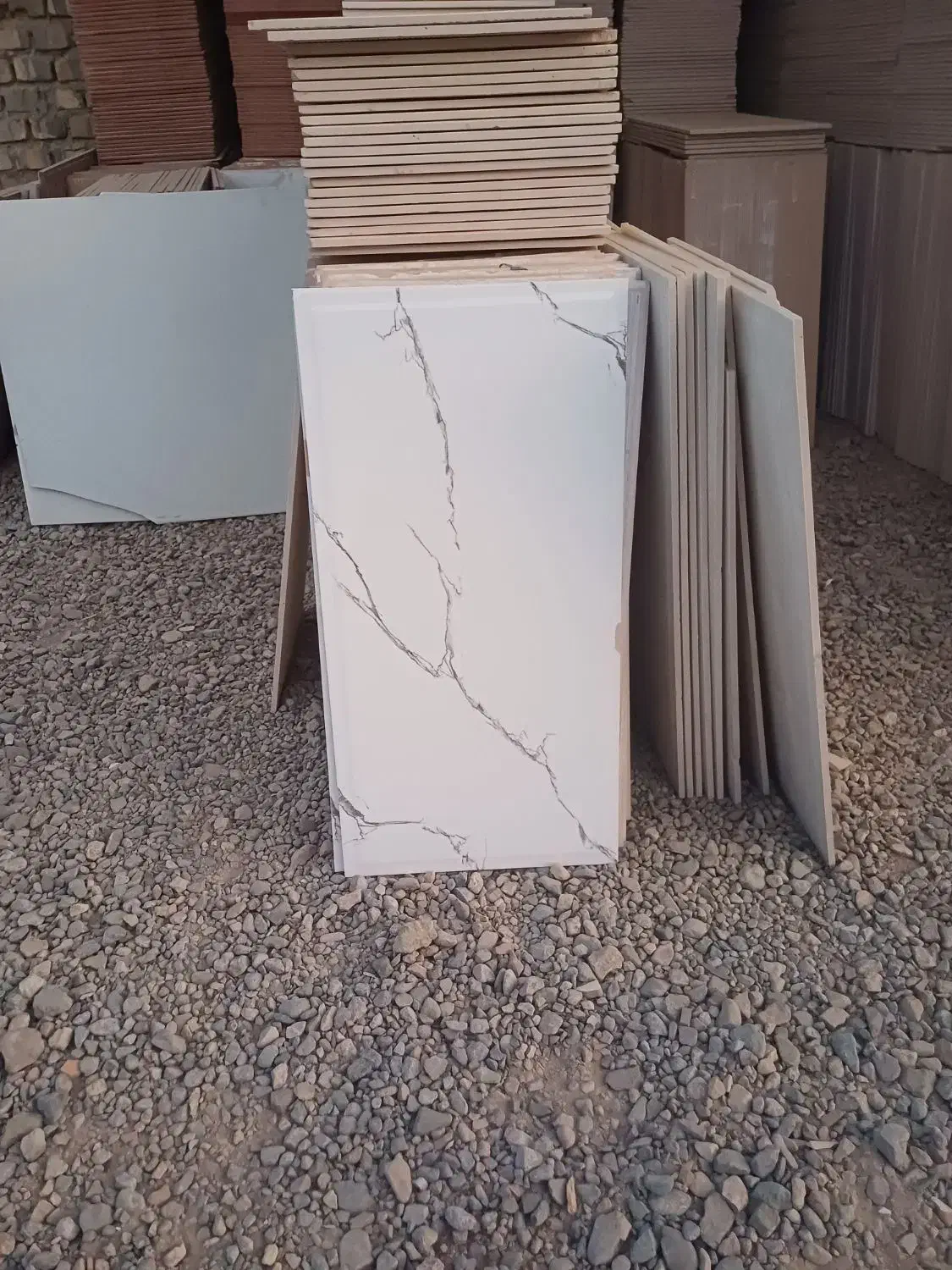 کاشی وسرامیک فله وکارتنی|مصالح و تجهیزات ساختمان|زارچ, |دیوار