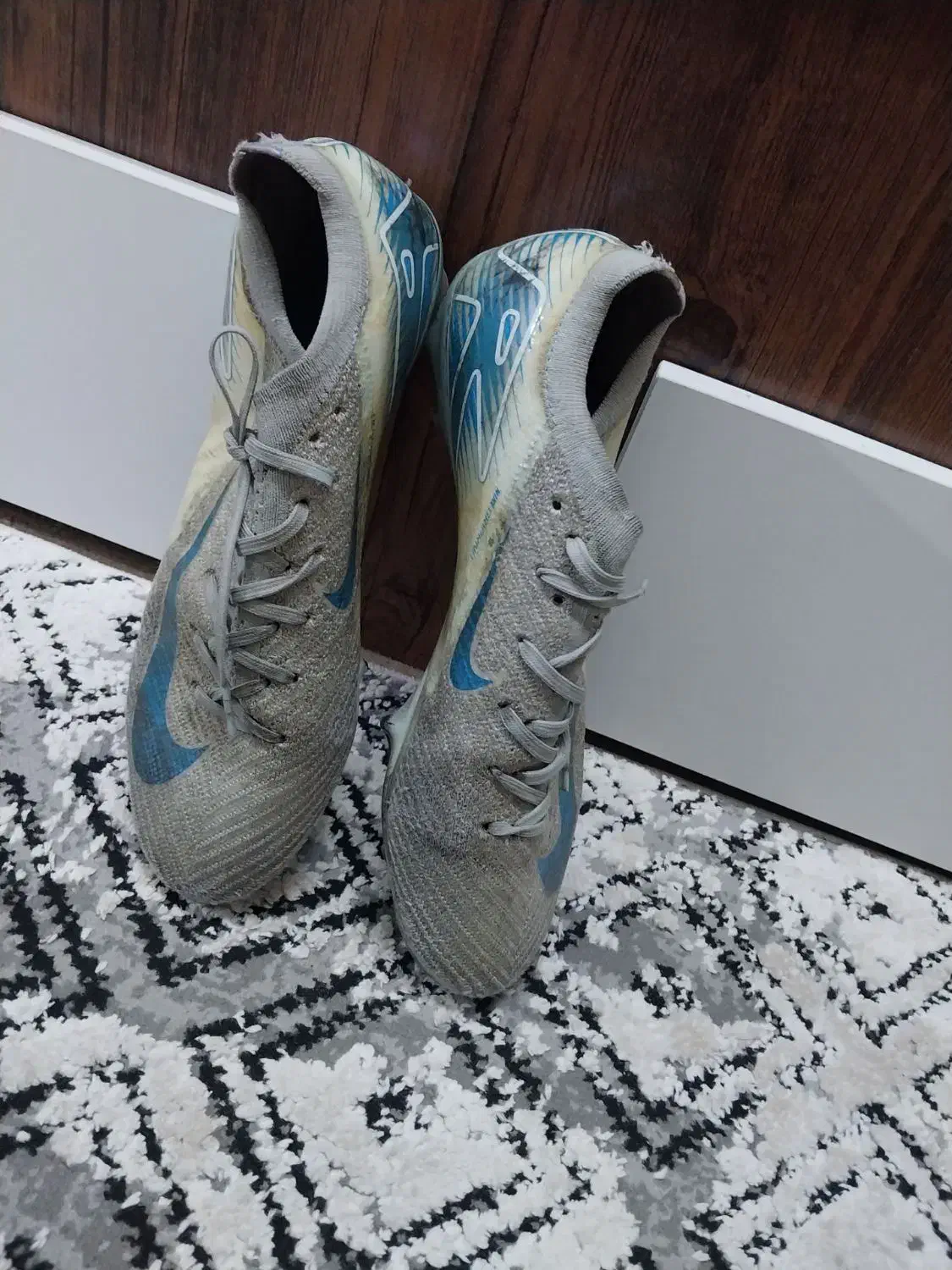 استوک فوتبال|کیف، کفش، کمربند|اصفهان, فرودگاه شهید بهشتی|دیوار