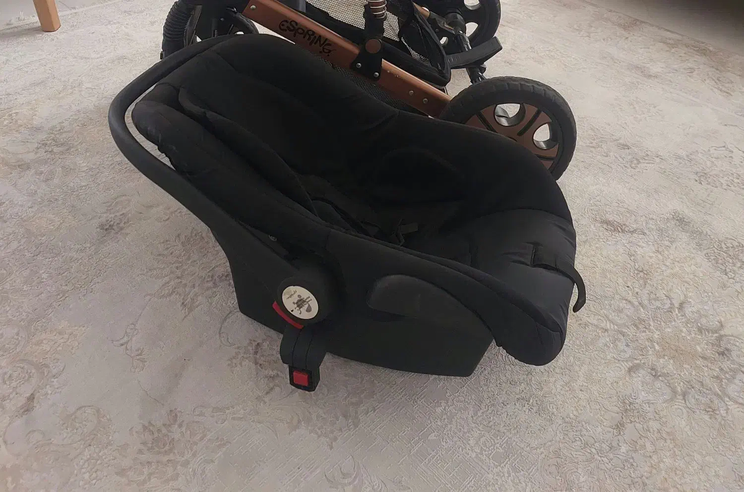 کریره|کالسکه و لوازم جانبی|رامجین, |دیوار