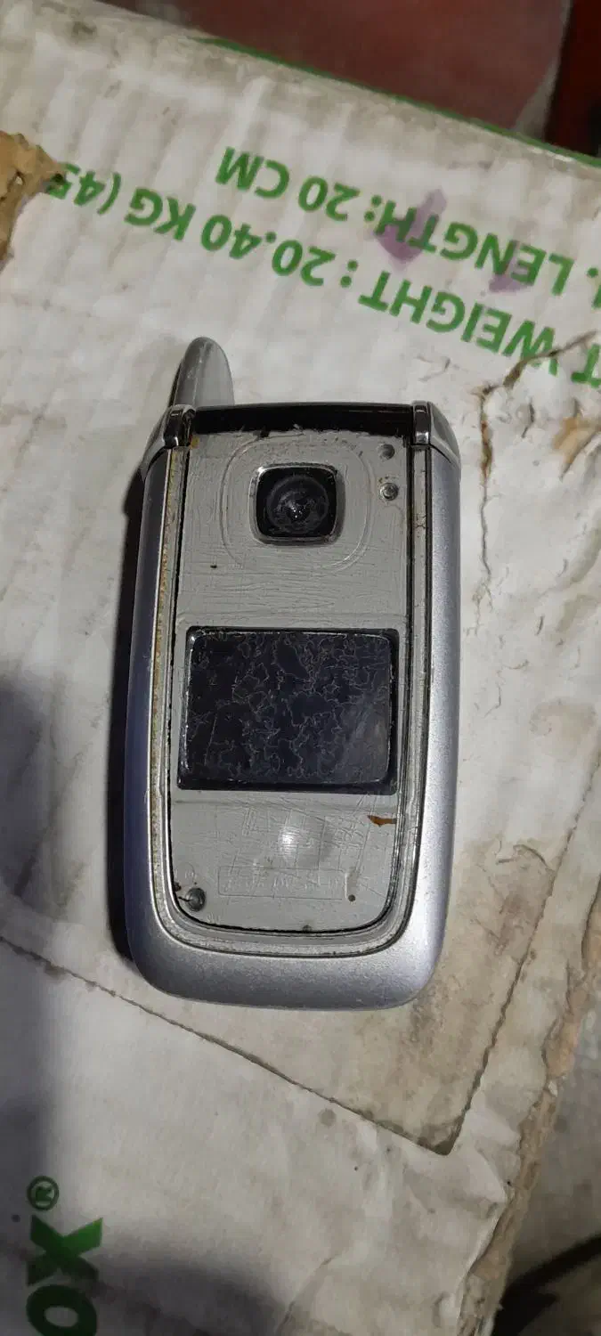 گوشی قدیمی نوکیاتاشو سالم فقط دکمه وسط نداره|موبایل|محمدشهر, محمدشهر|دیوار