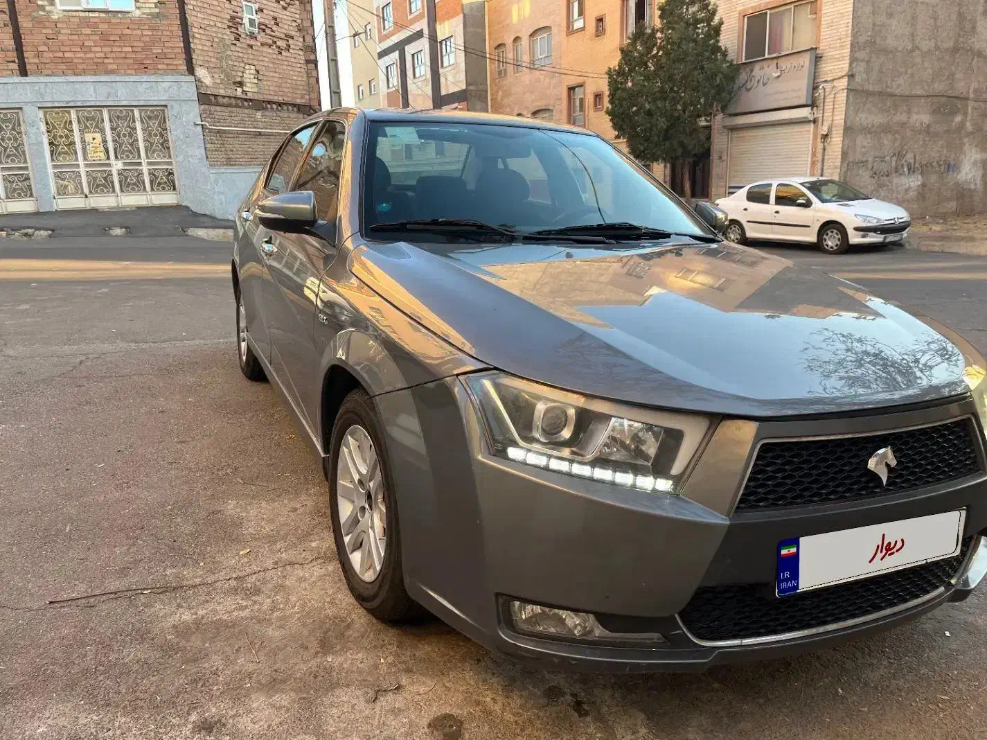 دنا پلاس تیپ ۲ساندروف دار بدون رنگ مدل ۹۷|خودرو سواری و وانت|تبریز, |دیوار