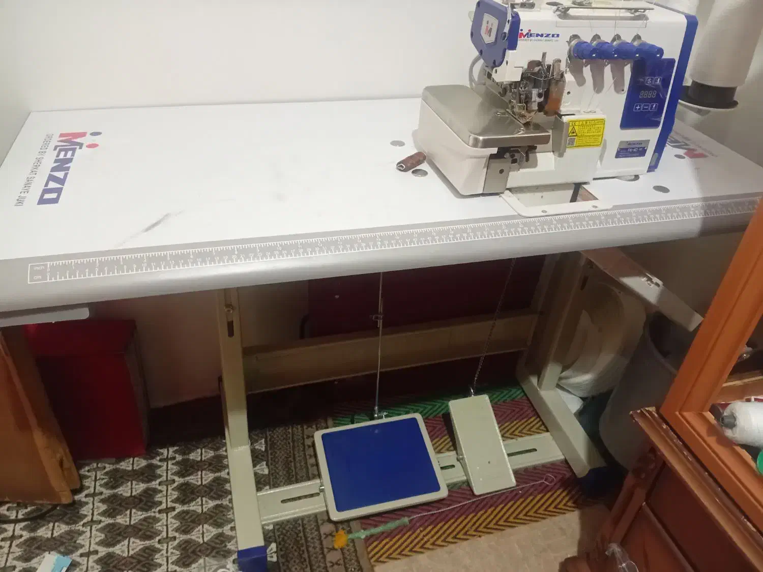 ۴نخ درحدنو|چرخ خیاطی و ریسندگی|تبریز, |دیوار