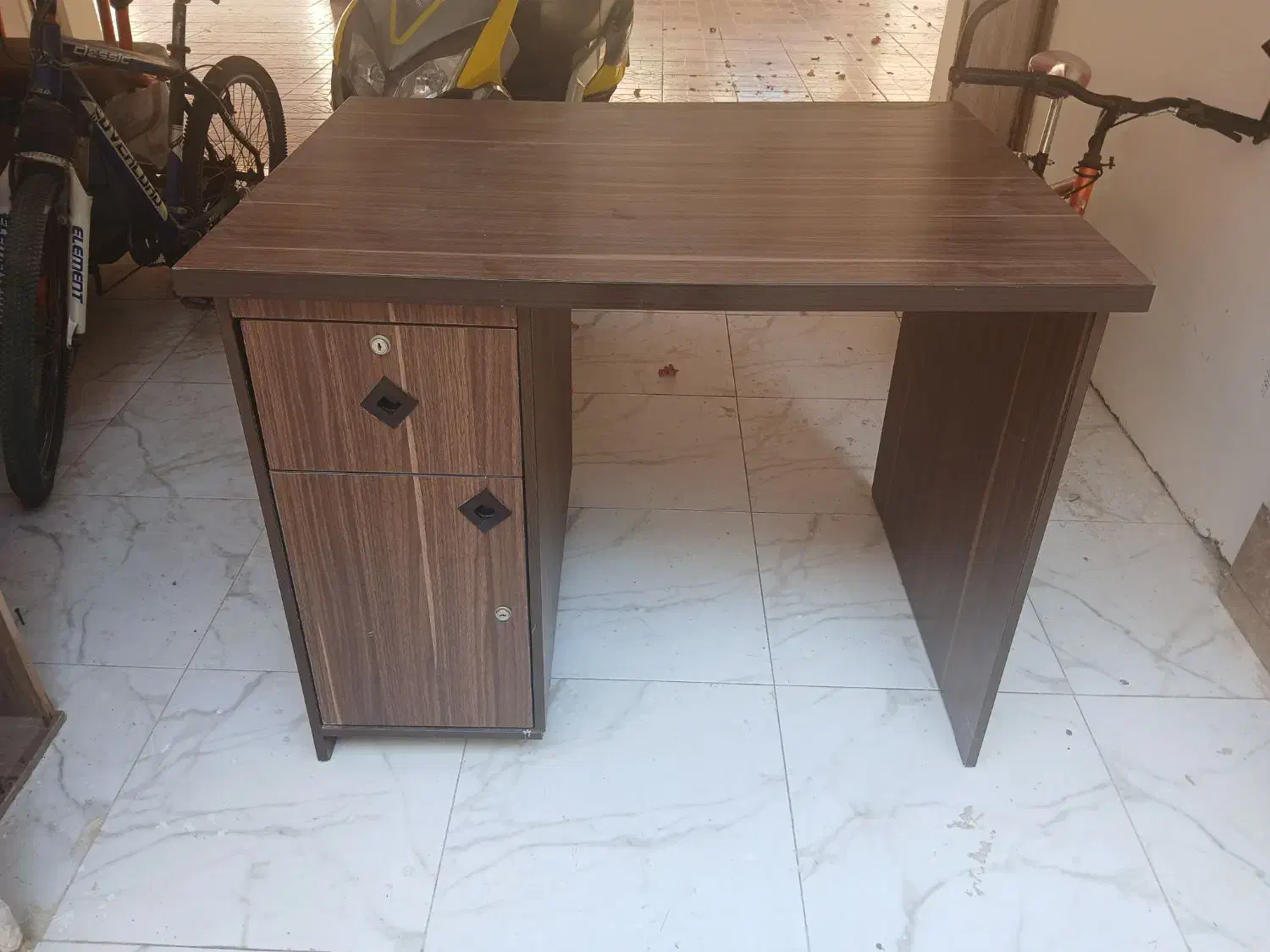 میز تحریر میز کامپیوتر|میز تحریر و کامپیوتر|کیش, |دیوار