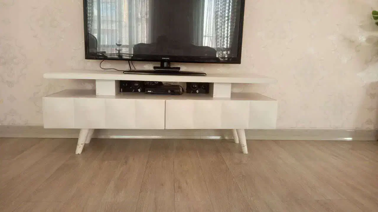 مبل ۷ نفره همراه با میز و عسلی و زیرتلویزیون|مبلمان خانگی و میز عسلی|قروه, |دیوار