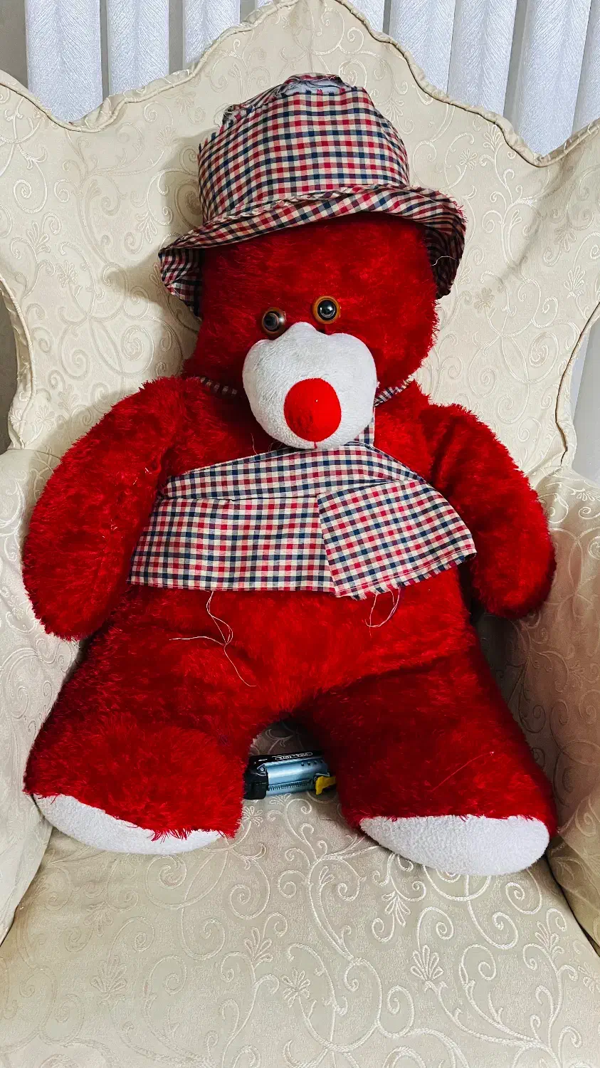 اسباب بازی|اسباب‌‌بازی|ری, شهادت|دیوار