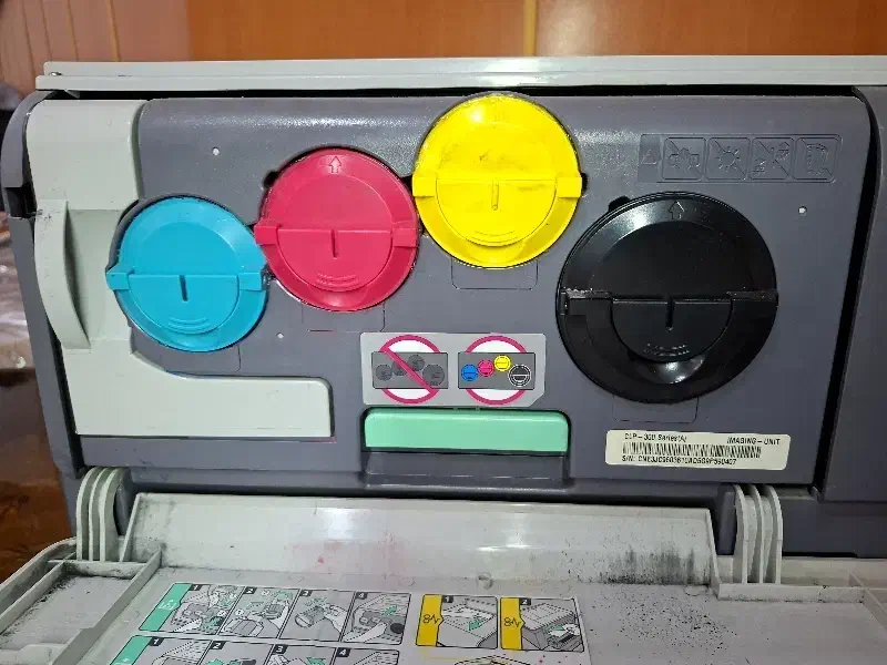 فروش یک عدد پرینتر رنگی لیزری|پرینتر، اسکنر، کپی، فکس|شهرکرد, |دیوار