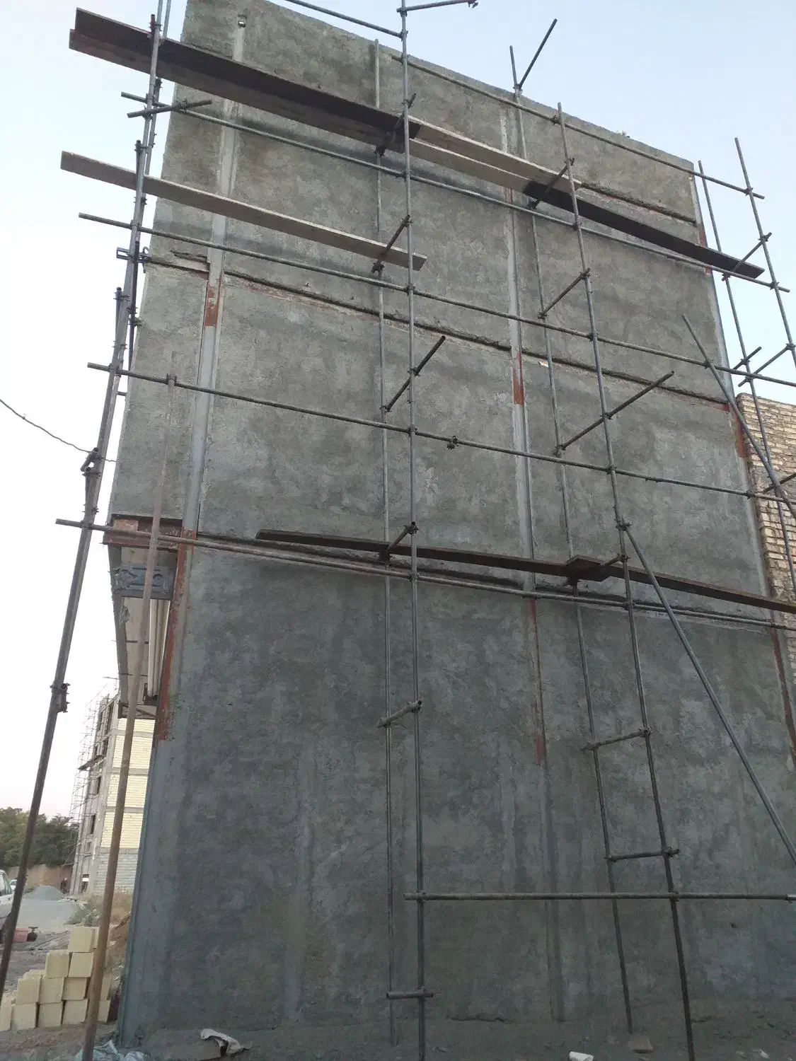 بنا سیمانکار و استخرساز|خدمات پیشه و مهارت|اراک, |دیوار