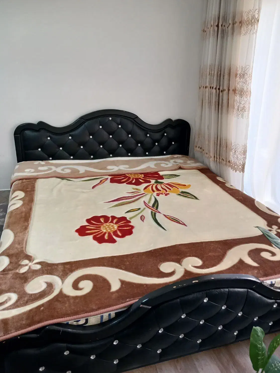 تخت خواب دونفره|تخت و سرویس خواب|مراغه, |دیوار