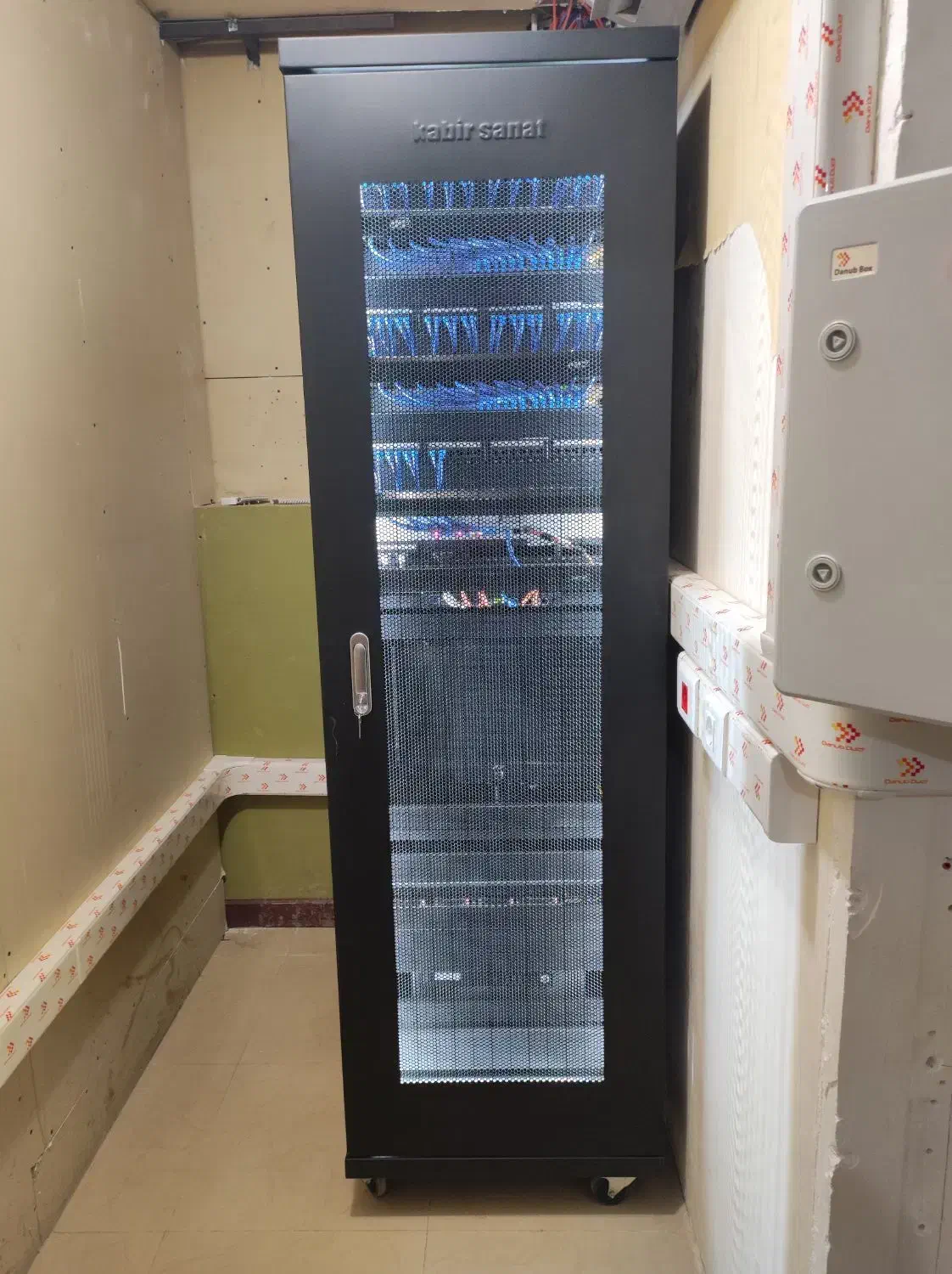 فروش و اجرای تجهیزات شبکه دوربین دزدگیر|خدمات پیشه و مهارت|یزد, |دیوار