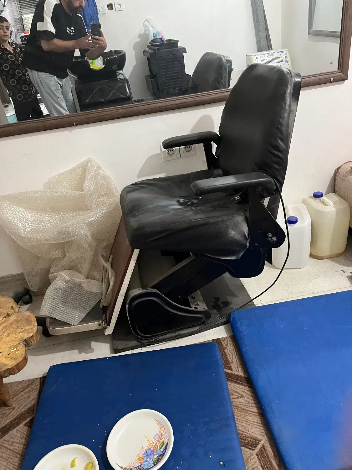 صندلی کار ارایشگاه|آرایشگاه و سالنهای زیبایی|بندر گز, |دیوار