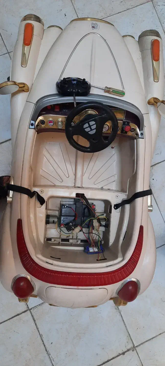 ماشین شارژی دو موتوره با پخش آهنگ|اسباب‌بازی بچه|تهران, امیریه|دیوار