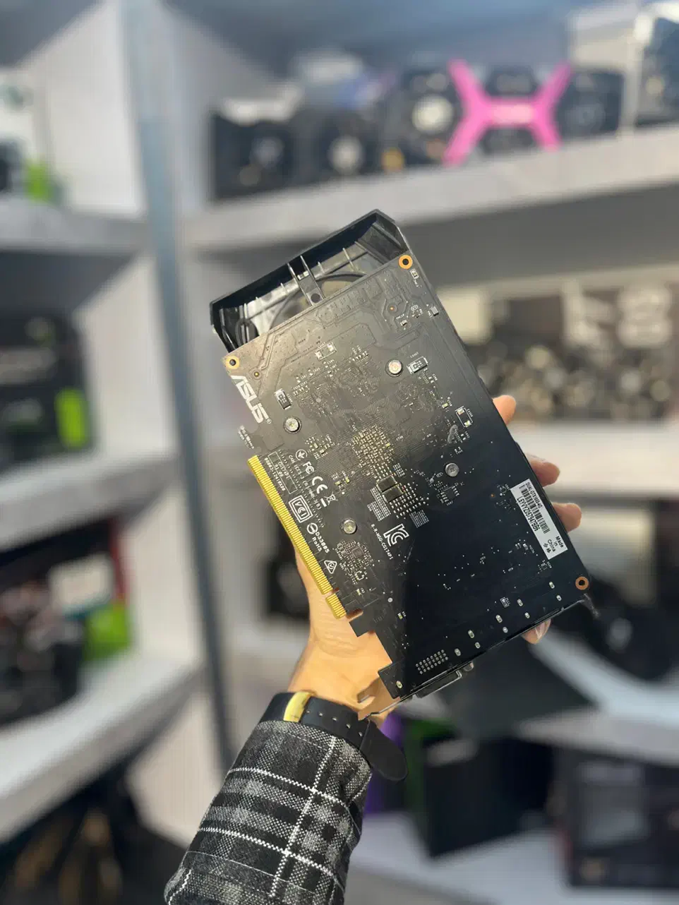 کارت گرافیک ASUS GTX 1650 4G بدون نیاز به برق مجزا|قطعات و لوازم جانبی رایانه|مشهد, ارشاد|دیوار