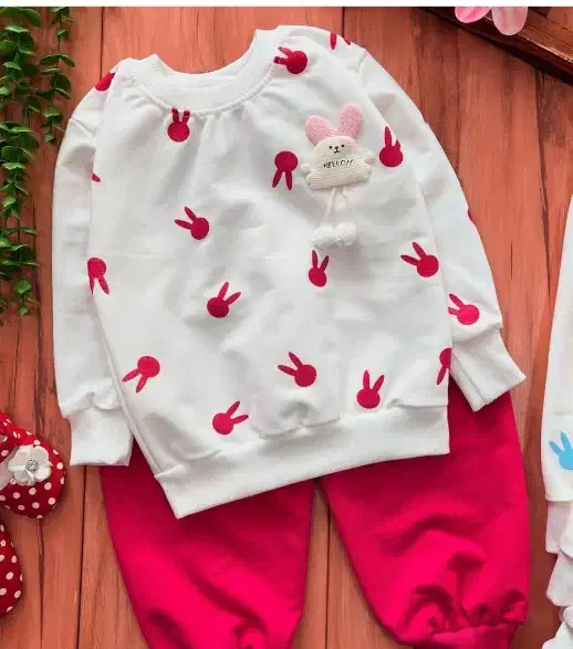 لباس بچگانه|کفش و لباس بچه|گنبد کاووس, |دیوار