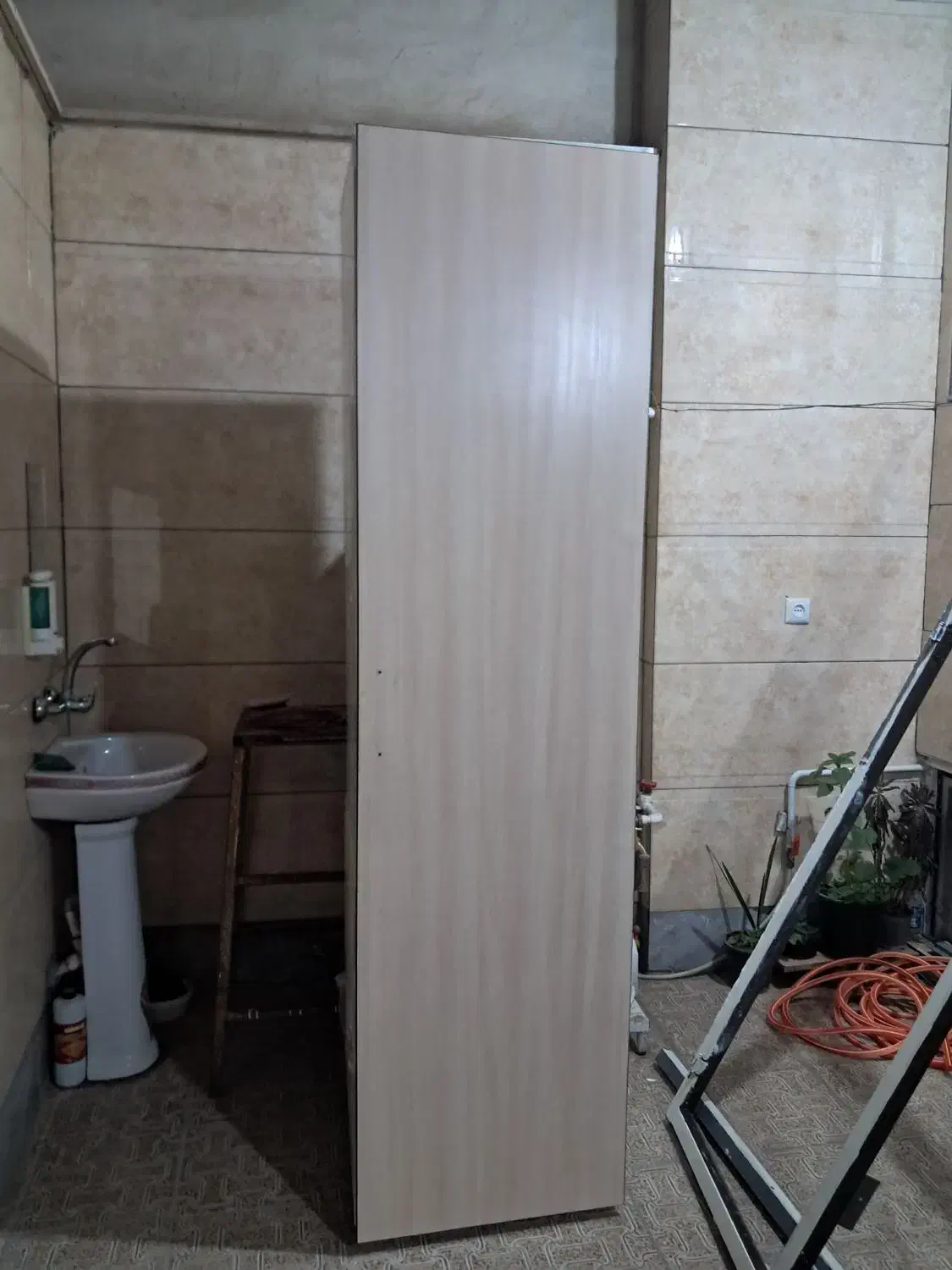 کمد بدنه فلزی|جاکفشی، کمد، دراور|قم, طلاب غیر ایرانی|دیوار