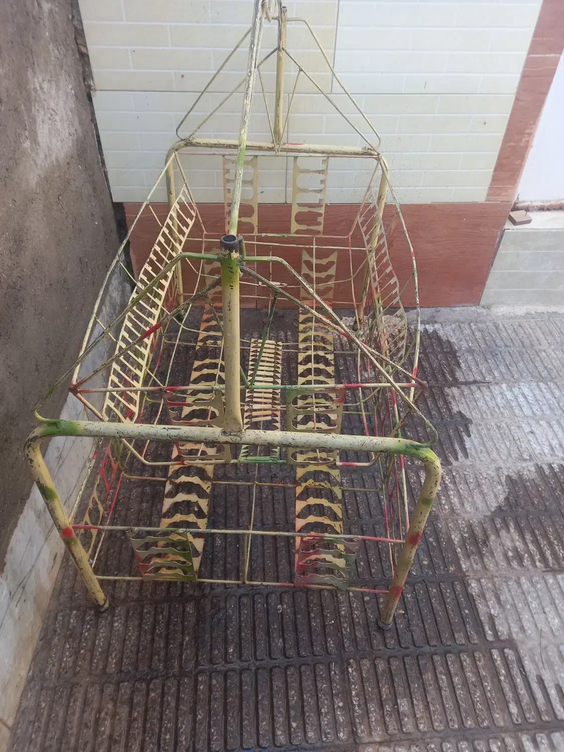 گواره فلزی|تخت و سرویس خواب|مهریز, |دیوار