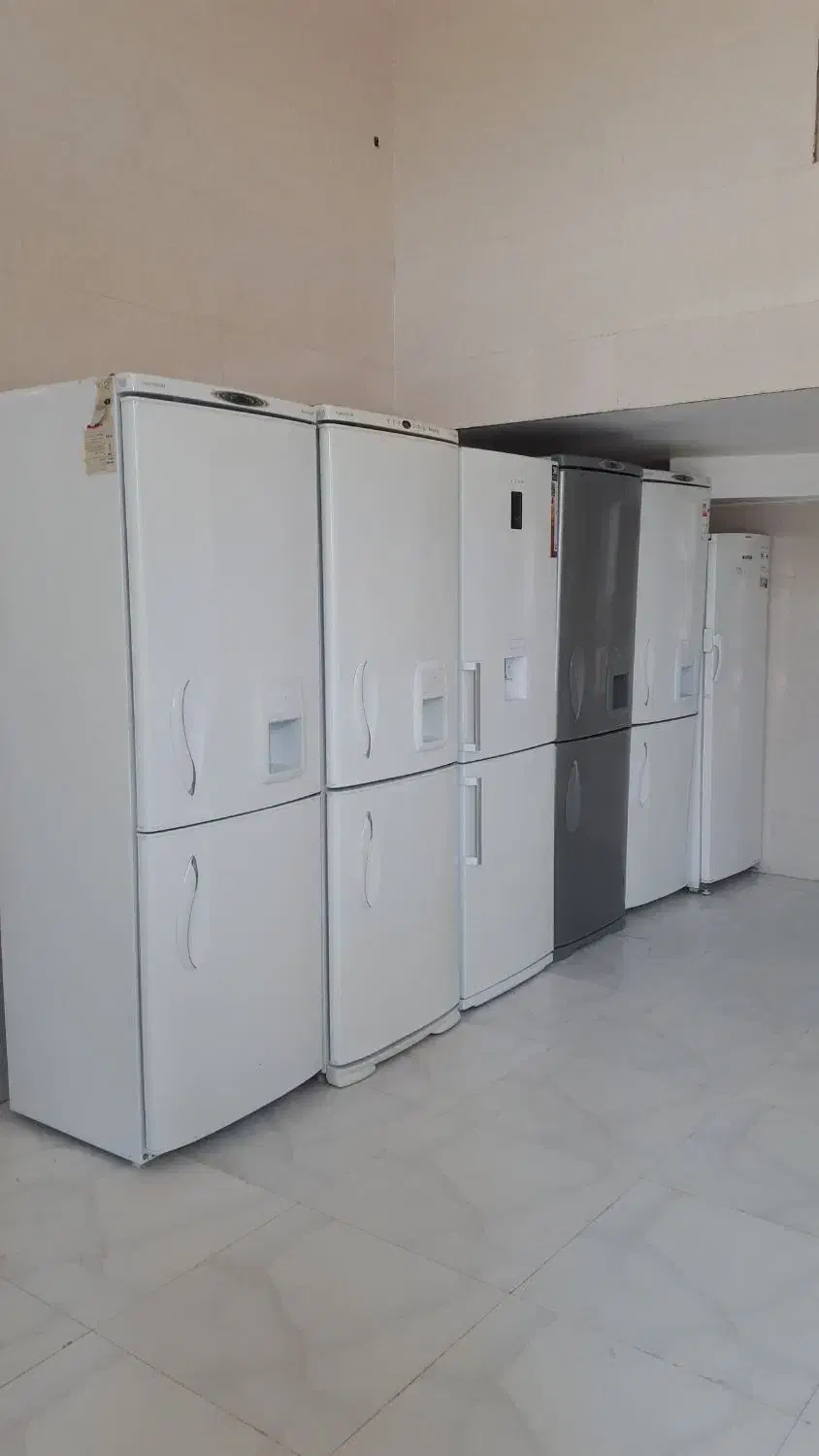 چندین مدل یخچال در حد صفر|یخچال و فریزر|شیراز, آبیاری|دیوار