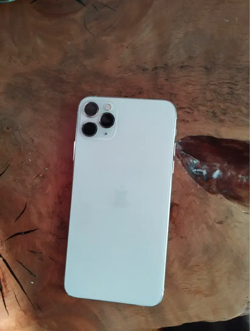 آیفون ۱۱ پرومکس تمیز و کلسیونی|موبایل|قرچک, محمد آباد|دیوار