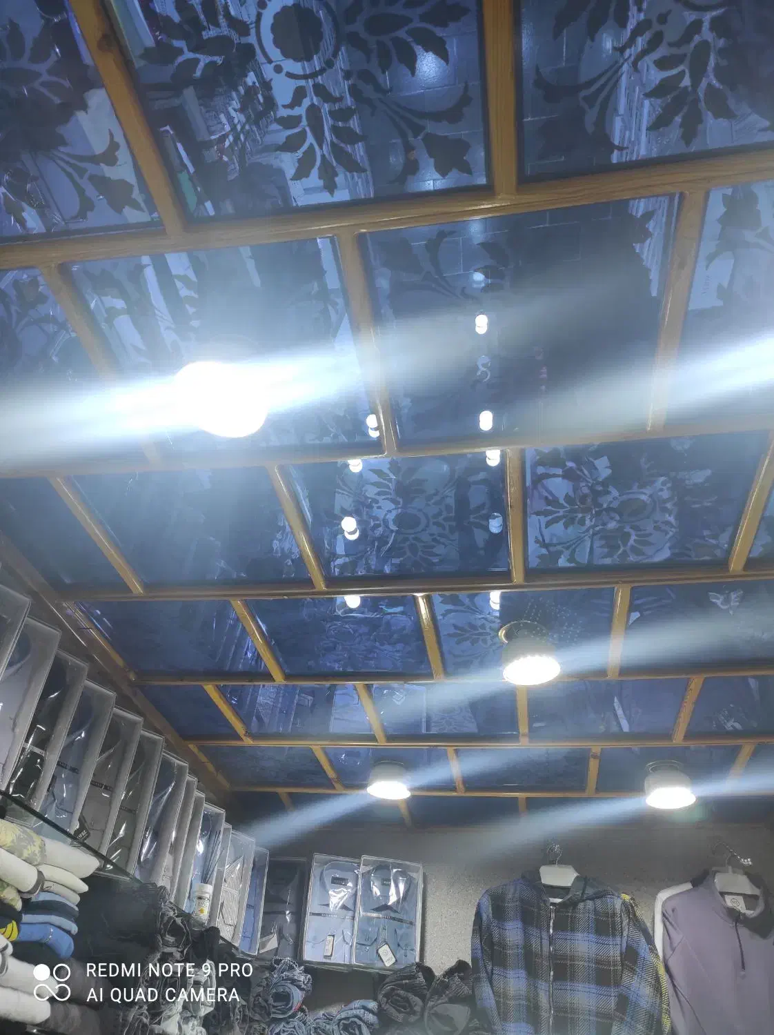 یک باب مغازه واقع در پاساژ فولادی|فروش مغازه و غرفه|سقز, |دیوار