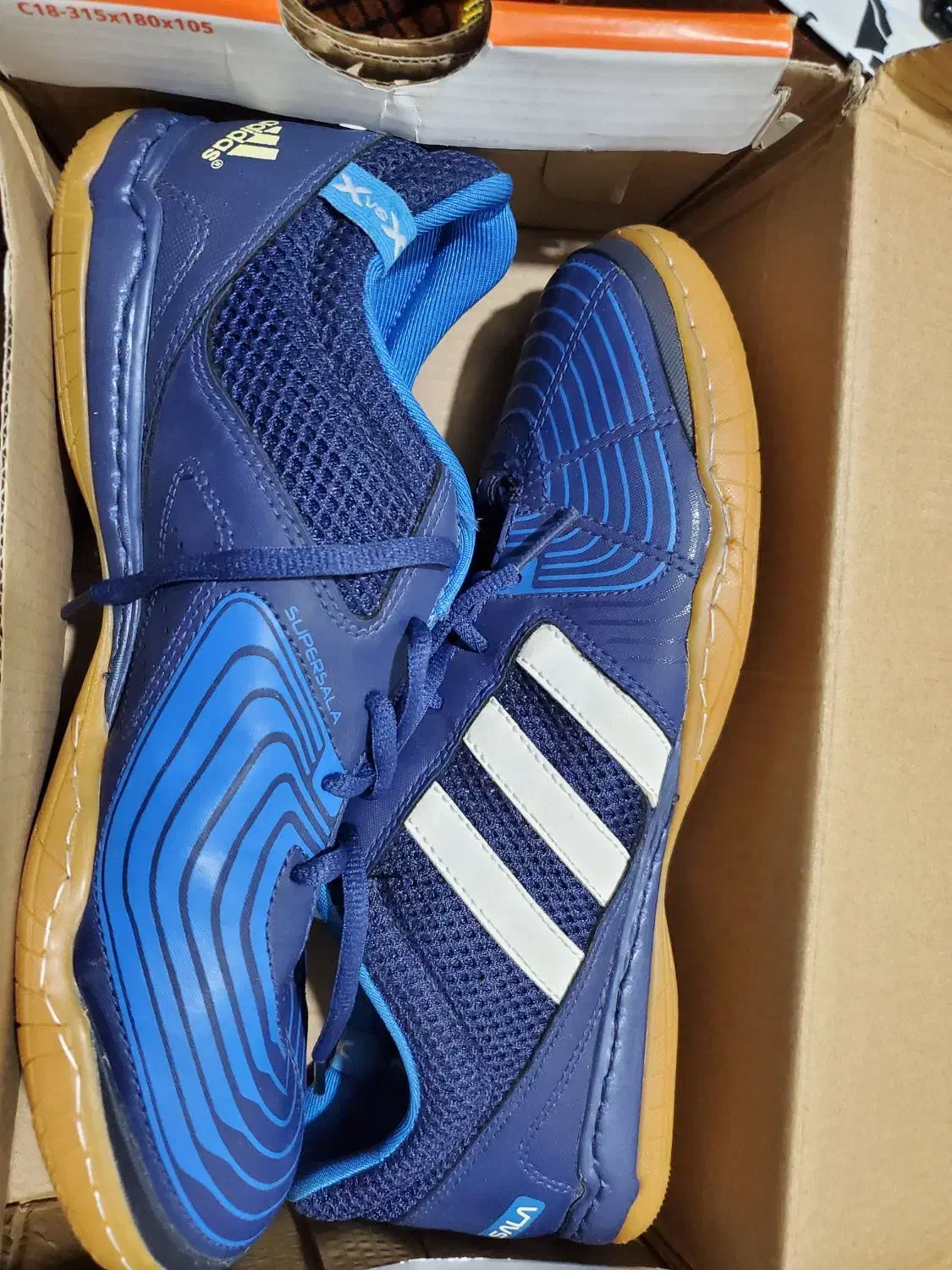 کفش فوتسال تاپ سالا طرح قدیم|کیف، کفش، کمربند|سلماس, |دیوار