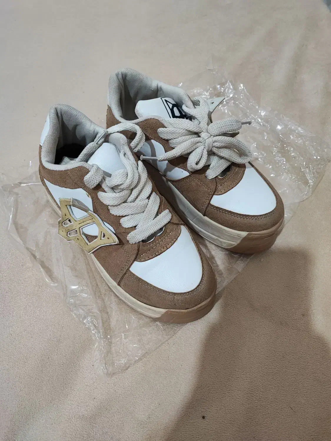 کفش اسپرت سایز 38|کیف، کفش، کمربند|خمینی‌شهر, |دیوار