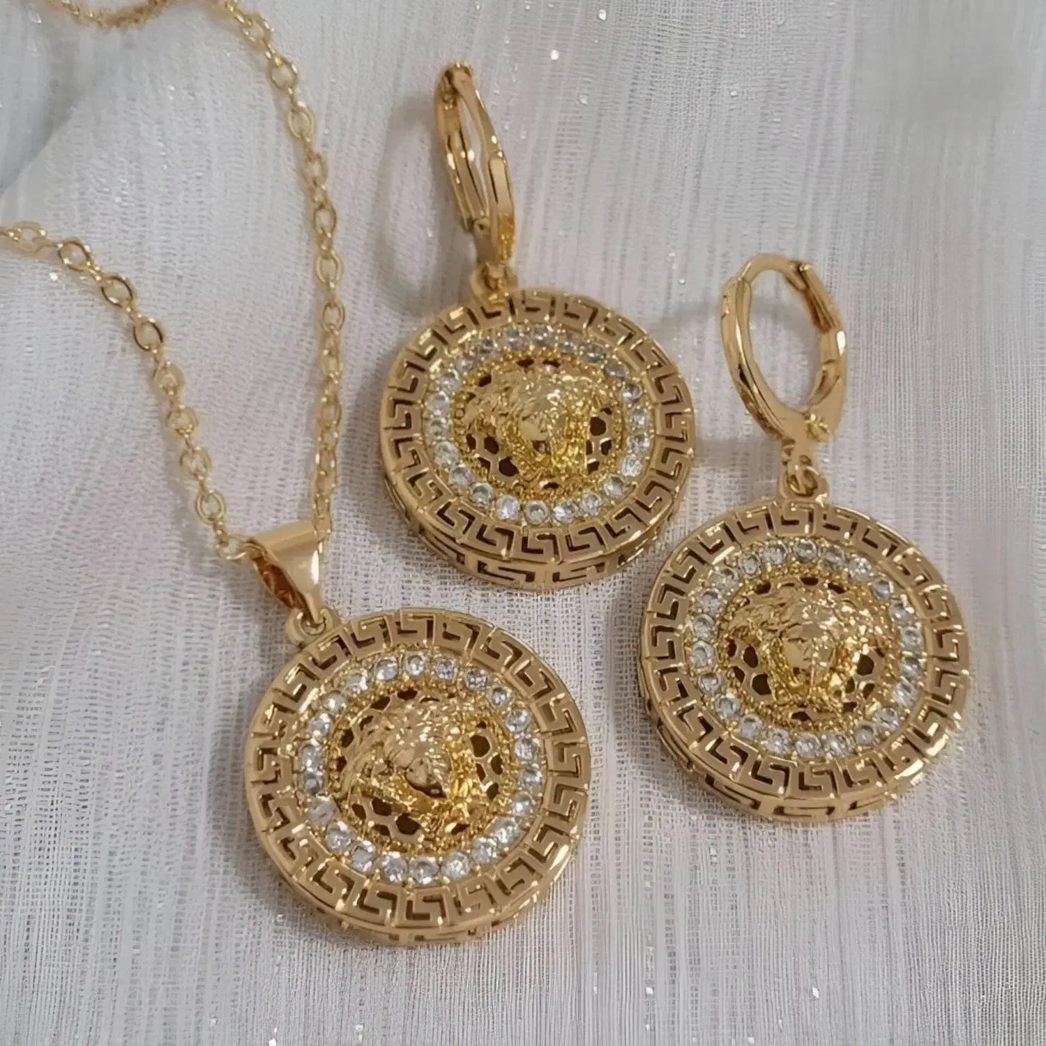 نیم ست ورساچه نگینی با زنجیر|بدلیجات|تهران, جمالزاده|دیوار