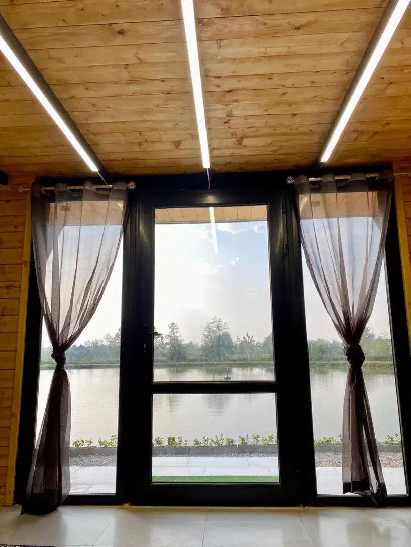 کلبه سوئیسی موکا|اجارهٔ کوتاه‌مدت ویلا و باغ|شفت, |دیوار