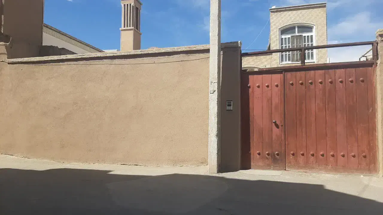 منزل دوطبقه آهنی فاضل نراقی|فروش خانه و ویلا|کاشان, ترک آباد|دیوار