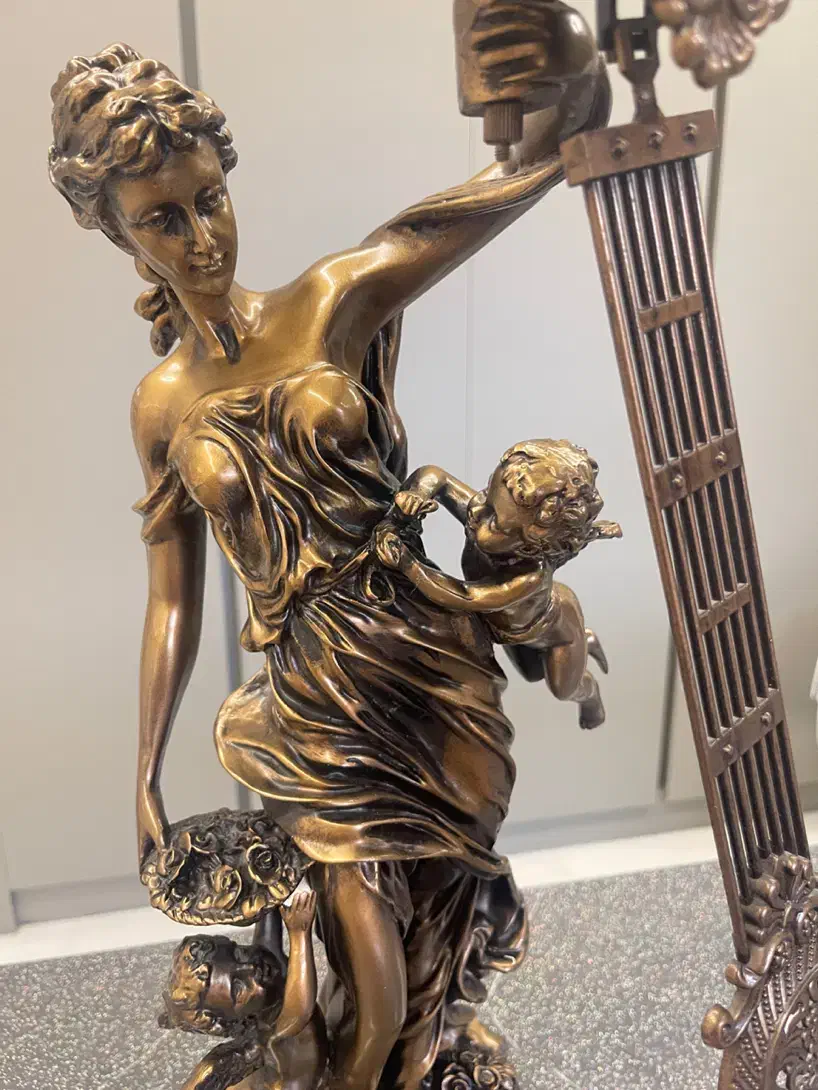 ساعت رومیزی مجسمه دار|ساعت دیواری و تزئینی|اصفهان, دشتستان|دیوار