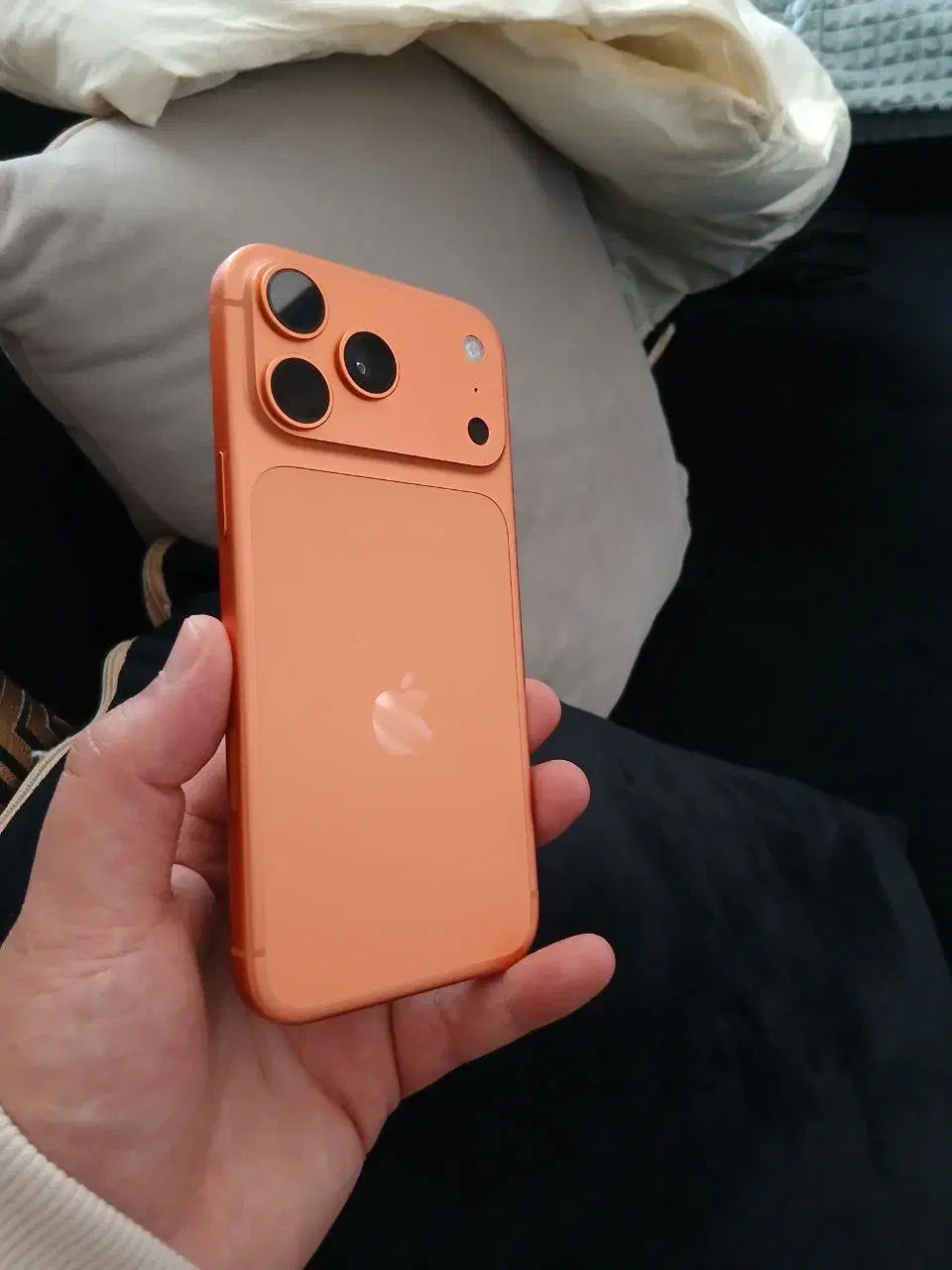 گوشی آیفون ۱۷پرومکس|موبایل|فولادشهر, B4|دیوار