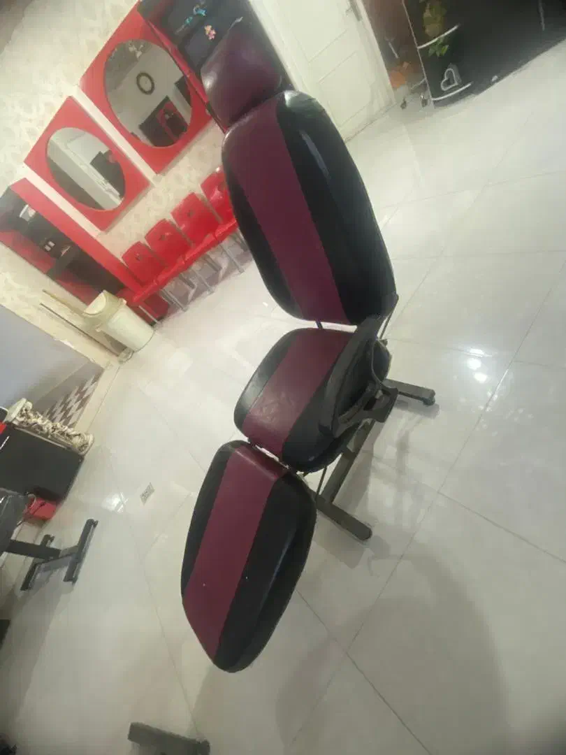 تعدادی صندلی اصلاح صندلی ارایشگاه|آرایشگاه و سالن‌های زیبایی|قائن, |دیوار