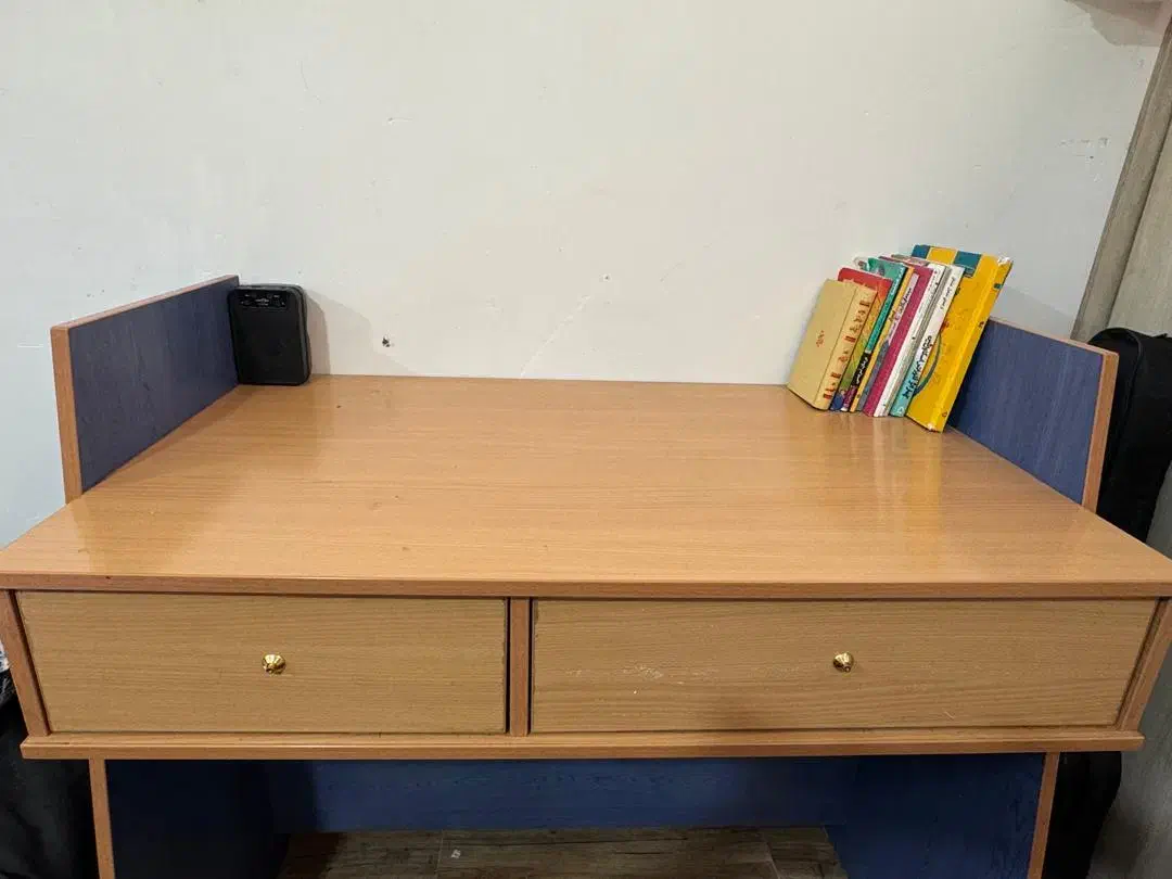 میز تحریر در حد نو|میز تحریر و کامپیوتر|سبزوار, مدرس|دیوار