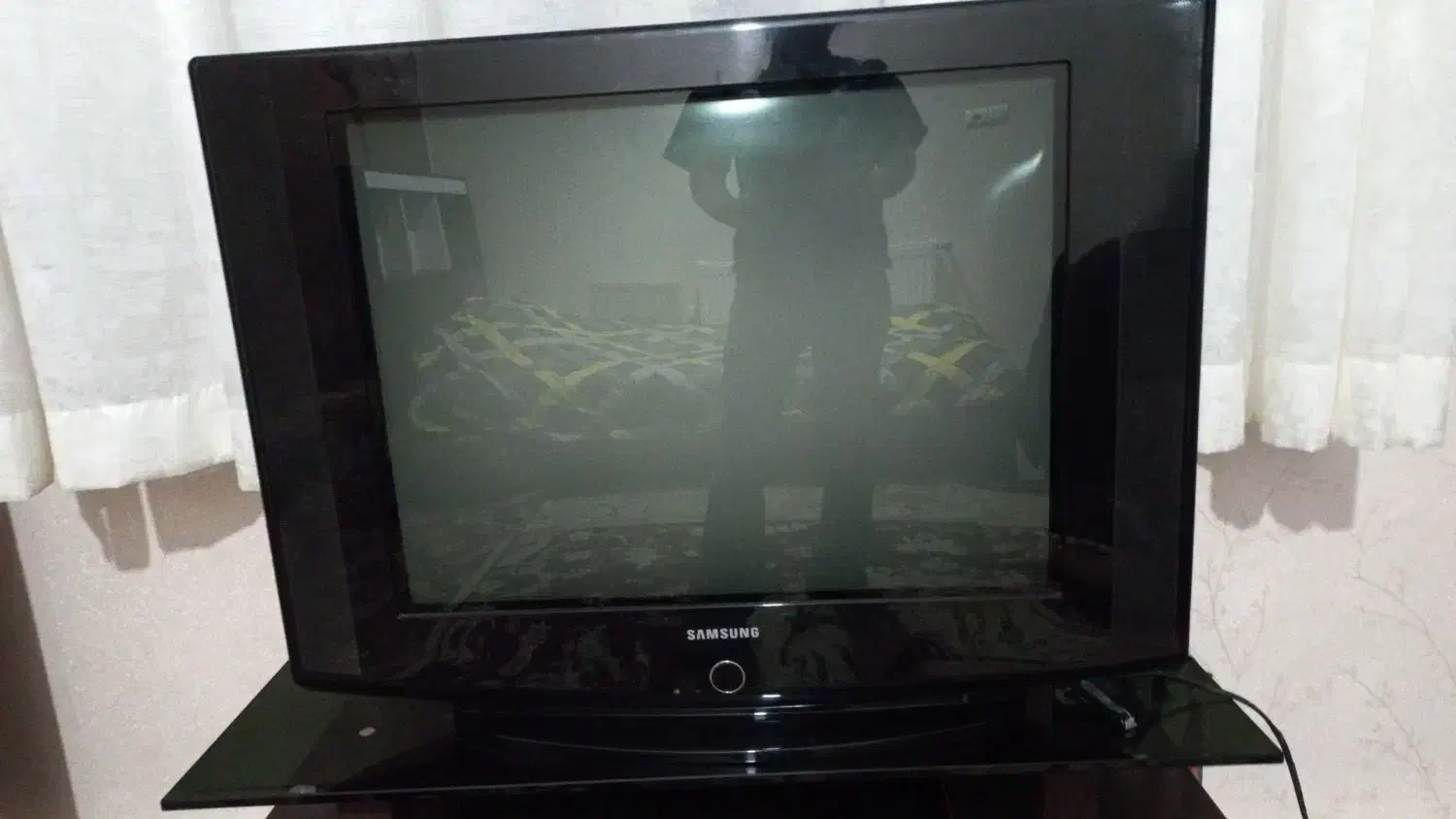 تلویزیون و میز تلویزیون|تلویزیون و پروژکتور|شهریار, شهرک وائین|دیوار